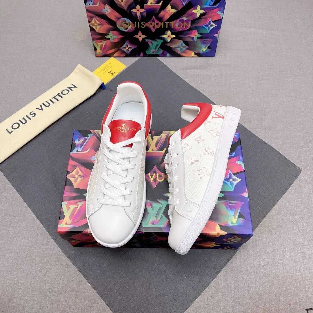 p360 🙏LV men's shoes official website has launched the latest 1:1 copy, synchronized with Hong Kong counters, and on the same catwalk; all "🍡🍡, the rubber outsole is non-slip and wear-resistant; the fabric is made of first-layer cowhide and 3D printing, sheepskin lining, comfortable to wear, attractive style, fine workmanship, with simple and neat shoe last JP, showing the boldness and toughness of men, multiple colors available Code numbers 38 to 44, 45 to 46 can be customized. No. 019